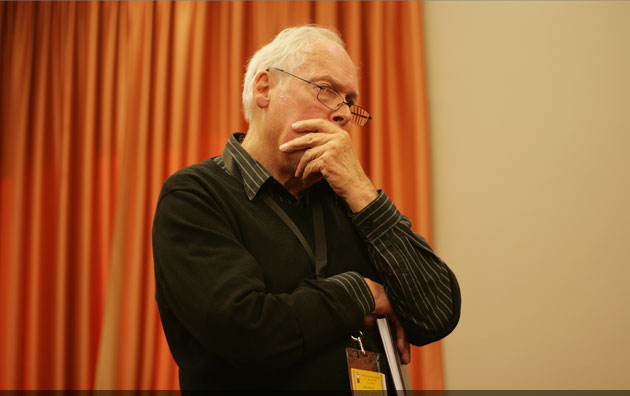 Pe tine ce te face să râzi?